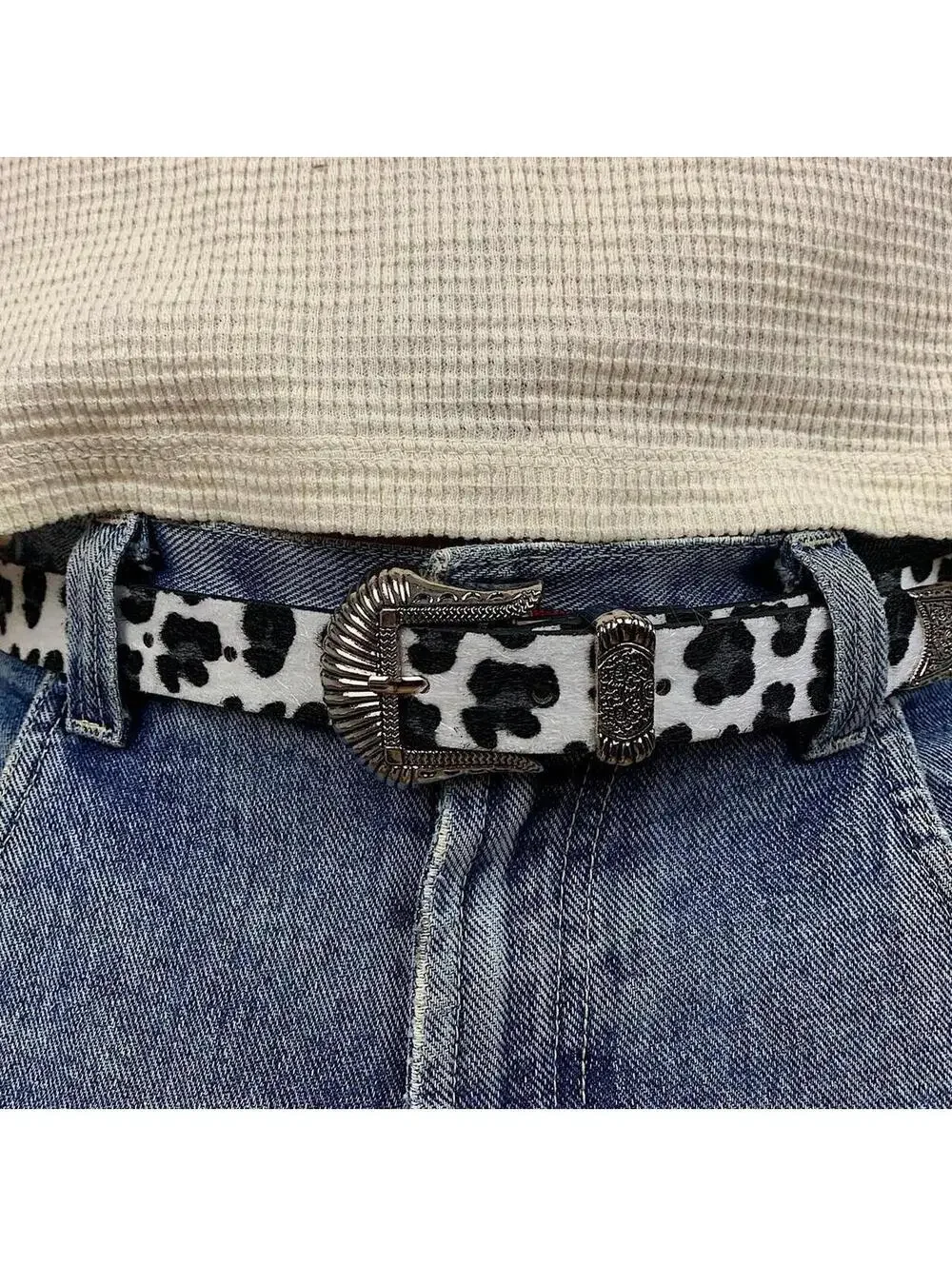 Vintage y2k 2000s Cyber style White and Black Cheetah Fur American Western boho